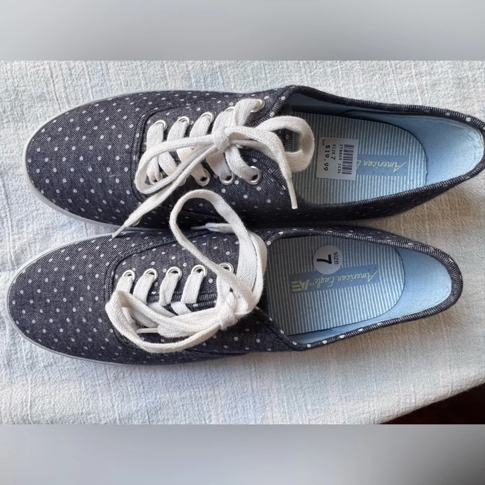 American Eagle Outfitters Navy with White Polka Dots Canvas Sneakers size 7